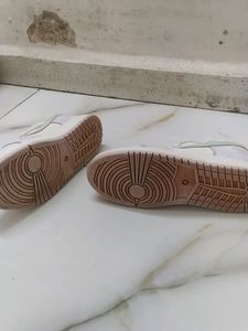 NIKE WOMEN SHOE