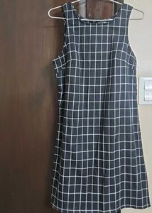 Chic Black & White Checkered Dress