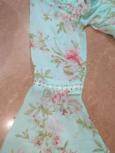 Classy Floral Print Baloon Top