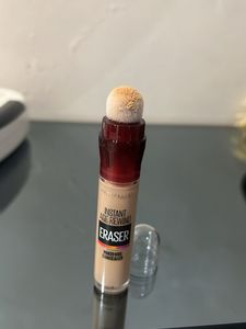 Brand New Instant Age Rewind Eraser Concealer