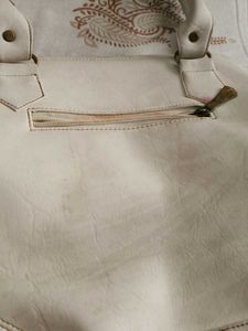 Stylish Elegant White Handbag, Great for travel