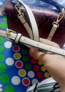 Beautiful Hand Bag In crocodile Leather