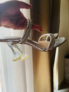 Dazzling Inc5 heels| Size-7.5