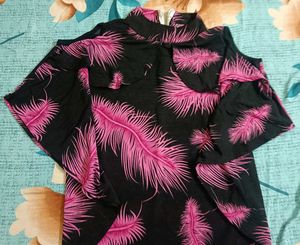 Chic Feather Print Cold Shoulder Top