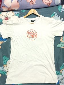 Naruto White Round Back Printed T-Shirt.