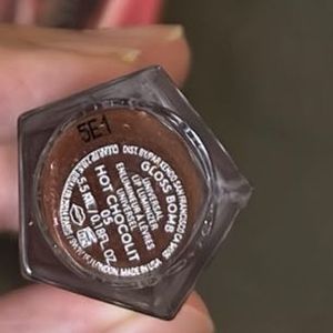 Fenty Beauty gloss bomb