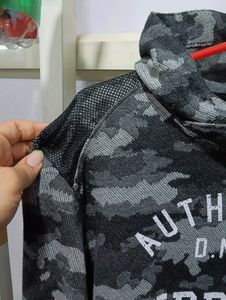 Jack &amp; Jones Sweat Shirt With Round Nake And Cap