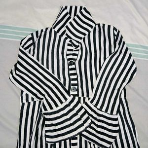BLACK &amp; WHITE STRIPED BUTTON-DOWN DRESS