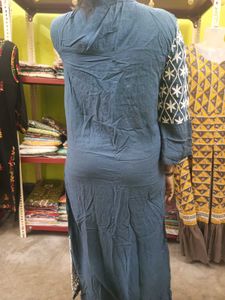 Kurti With Full Thread &amp; Sequence Work