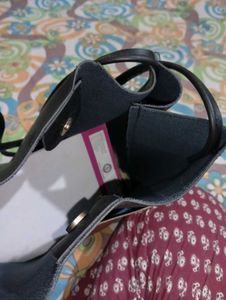 Black Bucket Bag