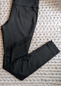 Gym Wear Leggings With Mesh Cutouts