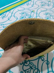 Brand NEW🔥SLING BAG OR HAND PURSE  👛 FOR WOMEN🧕
