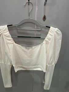 Off White Sweatheart Neck Puff Sleeves Top