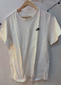 Levis- Nike tshirt Combo