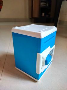 Kids&#39; Electronic Piggy Bank