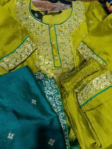 Elegant Green Embroidered Kurta Set