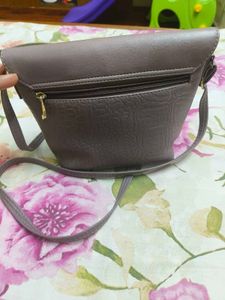BAGGIT Sling Bag