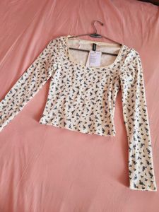 H&amp;M NEW Off White Floral Long Sleeve Top