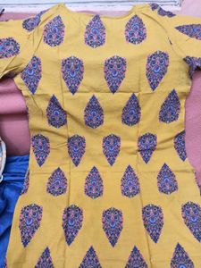 GentlyUsed BlueFlower Print 2-Kurti &amp; PatialaBotto