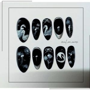 Press On Nails(Black Swan)