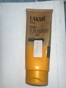 Lakme Sun Expert Tint Hint SPF 50