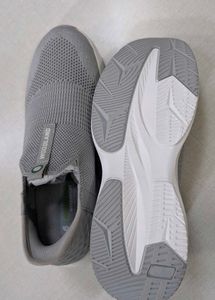 Women&#39;s Slip in sneakers Size 5 🔥