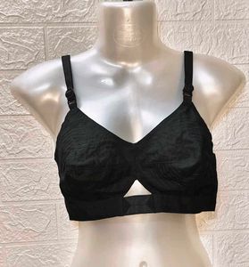 Size 40 Combo Black And White Bra Fixed Price