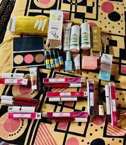 MyGlamm & Sirona 27 Products For 1499/-