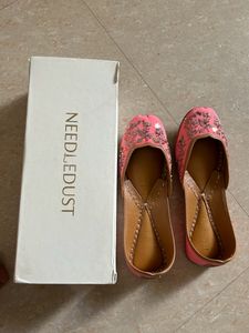 Combo Of Needledust Pink Jutti