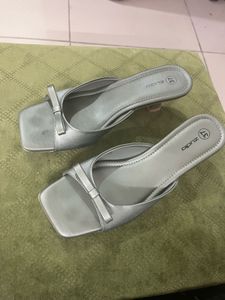 Zudio Heels Size 37