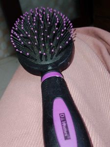 D Homes Hair Brush