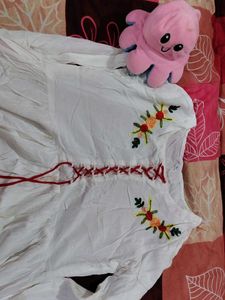 Elegant White Embroidered Kurta