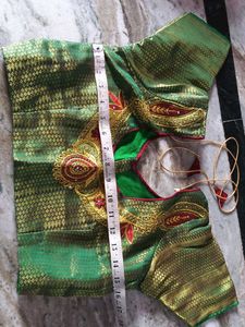 Pink And Parrot Green Pattu Saree.