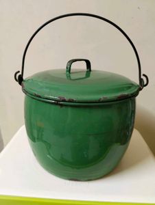 Vintage Green Cooking Pot