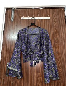 Chic Wraparound Top – Effortlessly Stylish & Flatt