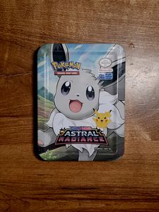 TIN BOX WITH 50 CARDS.. 15 V, 5 VMAX , Shiny Cards
