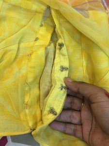Yellow Saree With Blouse