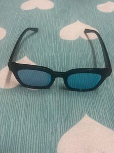 Black Framed Sunglasses