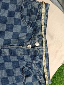 H&amp;M Checkerboard Slit Jeans