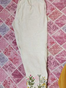 Floral Embroidered Leggings