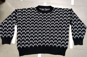 Stylish Black &amp; White Sweater