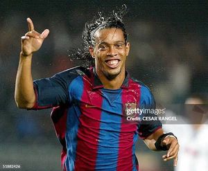 BARCELONA 2004/05 home Ronaldinho football jersey