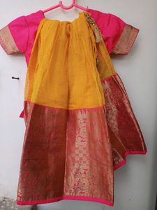 Pattu Pavada