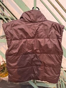 Women used sleeveless jacket