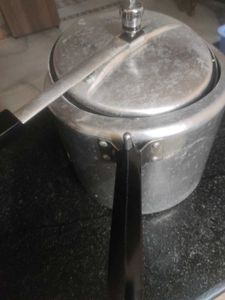 Hawkins Cooker