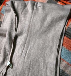 Neutral scarf with fringe