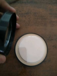 Huda Beauty Skin Moisture