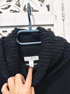 🎀Buy1 Get1 Free OG H&amp;M Black TurtleNeck Sweater D