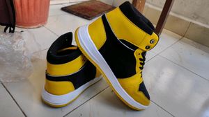 Very Stylish Hi-Top Air Sneakers