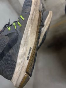 Nike Sneakers - Grey